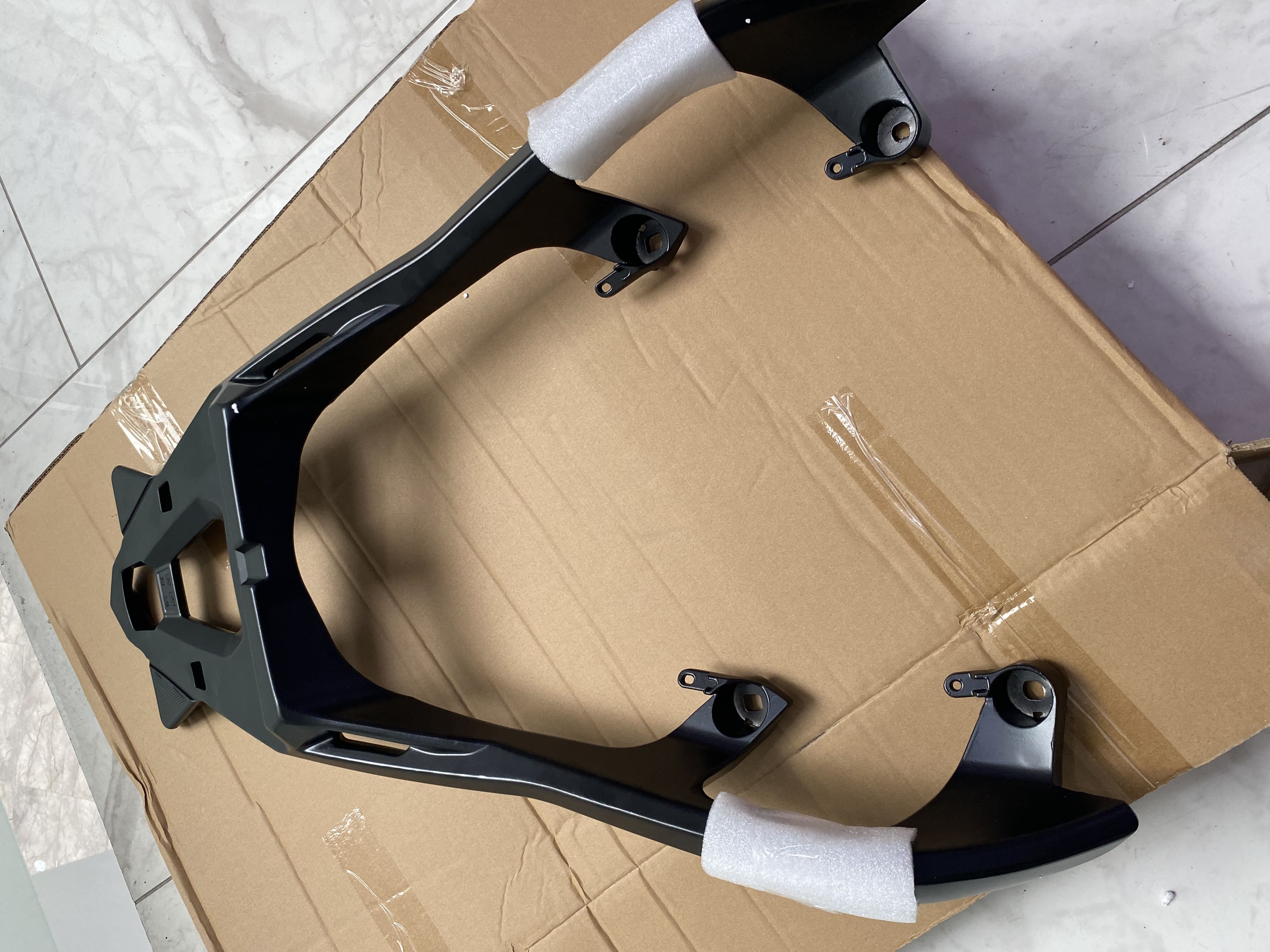 Xmax techmax 2018-2025 uyumlu çanta demiri